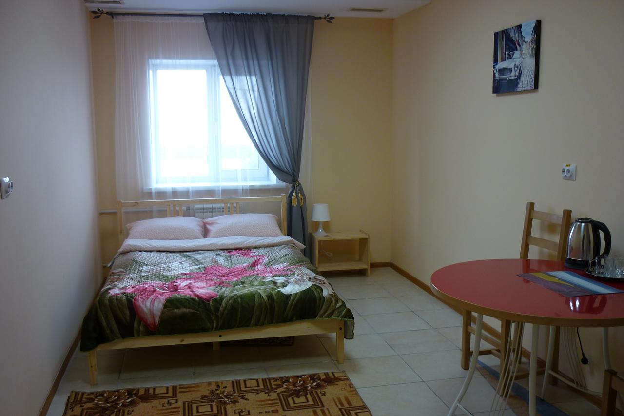 אומסק Motel Roza Vetrov מראה חיצוני תמונה