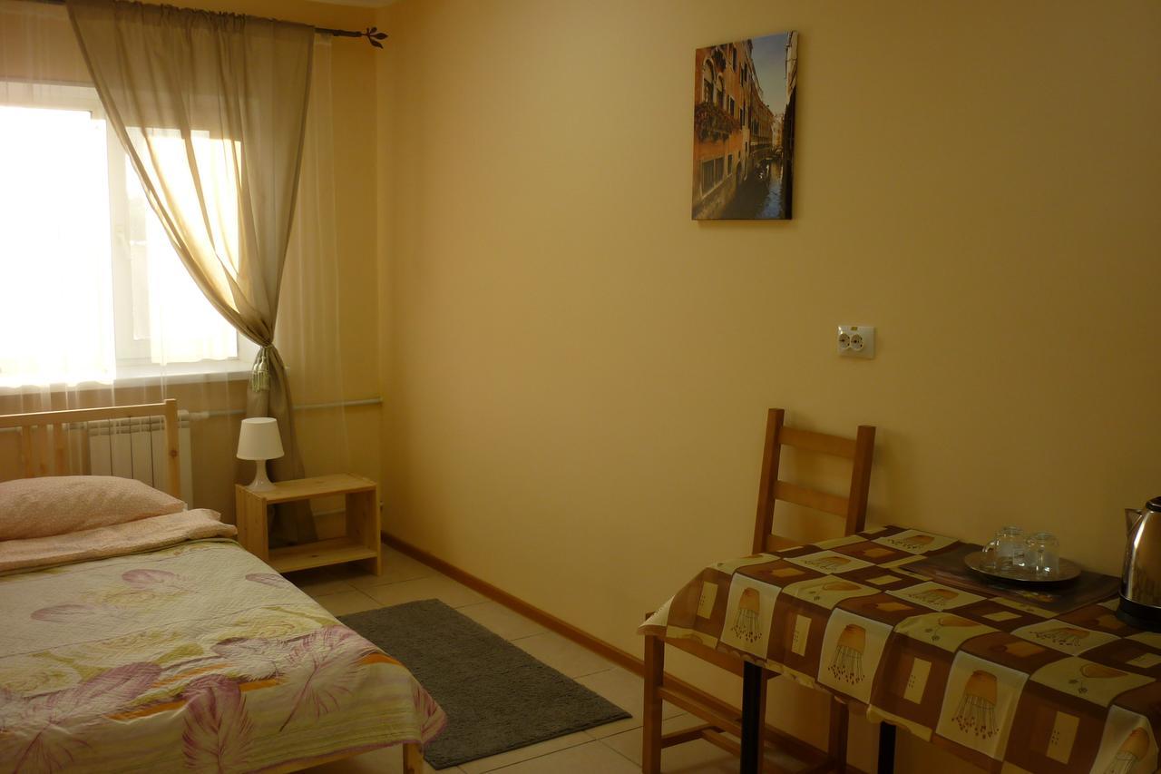 אומסק Motel Roza Vetrov מראה חיצוני תמונה