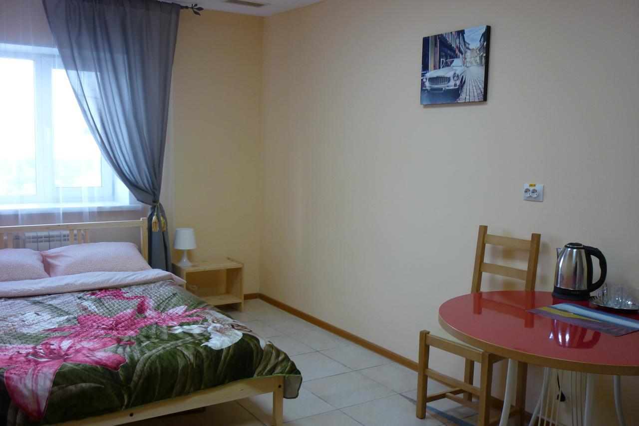 אומסק Motel Roza Vetrov מראה חיצוני תמונה